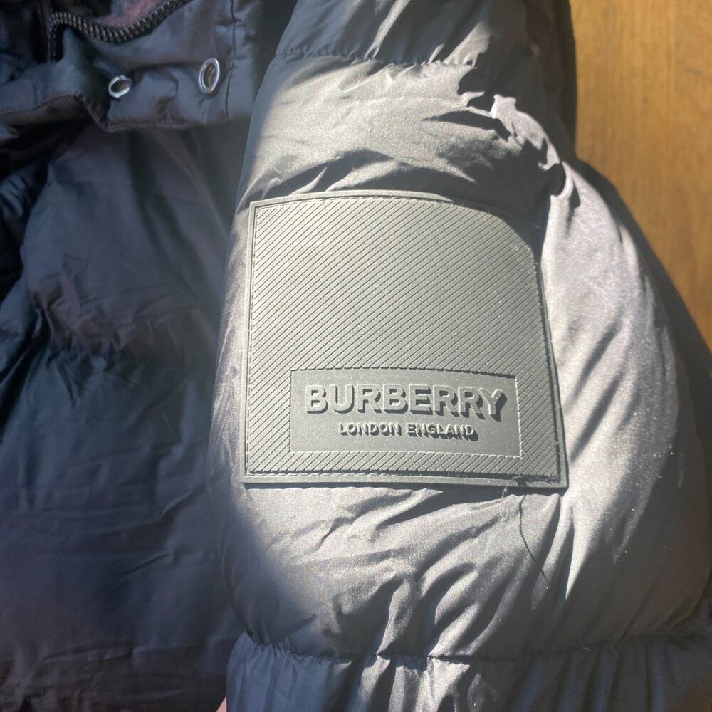 Burberry Down Black Puffer Coat w/ Detachable Sleeves - Men's Large (NWOT) - Picture 5 of 7